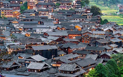 丰满6种常见的外墙仿石漆施工工艺！